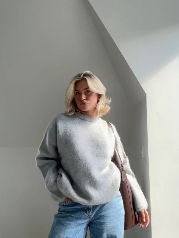 Ayla - Mohair Round Neckline